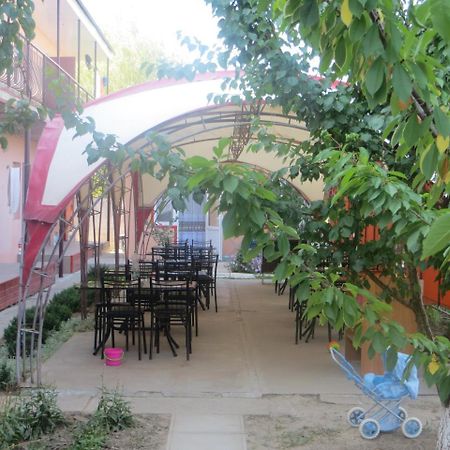 Monte Karlo Hotel Zaliznyy Port Exterior photo